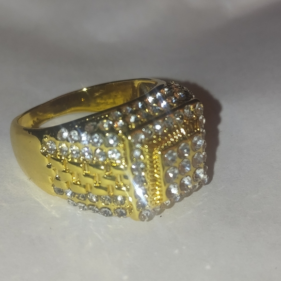 Gold plated Rhinestone Statement Ring - Picture 4 of 8